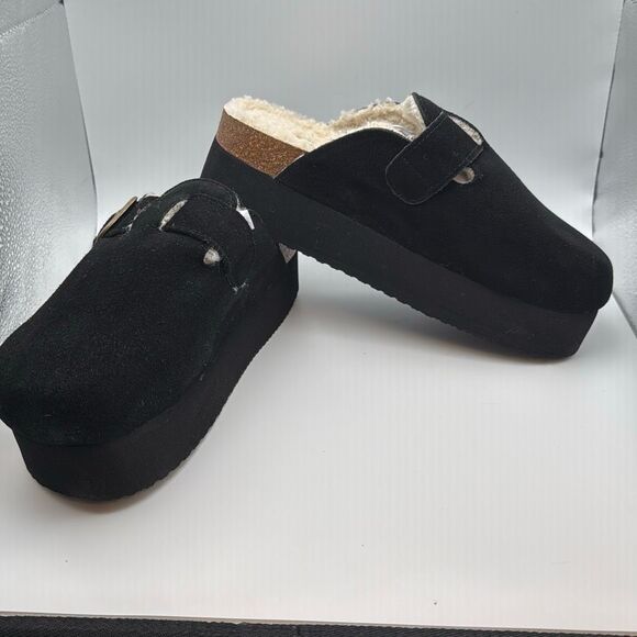 CUSHIONAIRE Women's Cozy Genuine Suede Platform Clog SIZE 8.5 WIDE BLACK - Picture 5 of 7